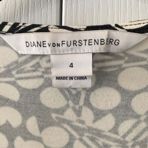 EUC Diane Von Furstenberg wrap dress - Picture 2 of 10